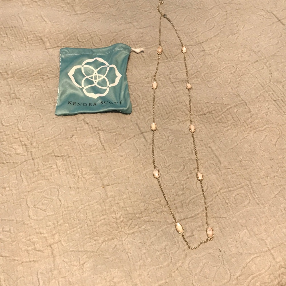 Kendra Scott necklace